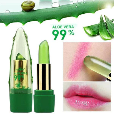 Moisturize and Care for Your Lips with Aloe Vera